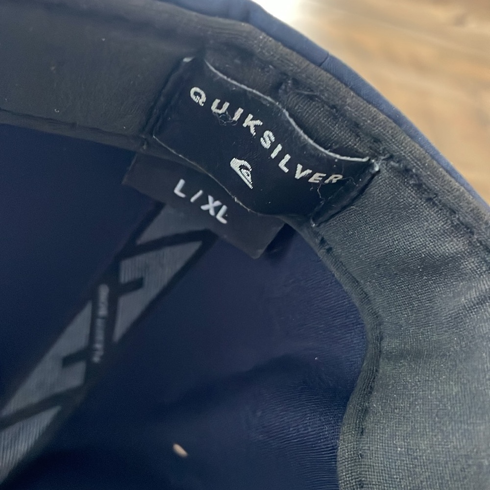 Quicksilver flex-fit hat - Picture 6 of 7